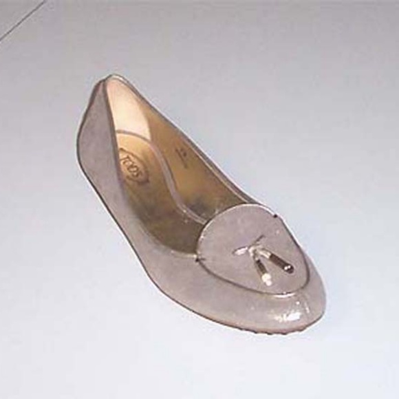 Tod's Shoes - NEW TOD'S Dee gold tone shimmery suede flat 39